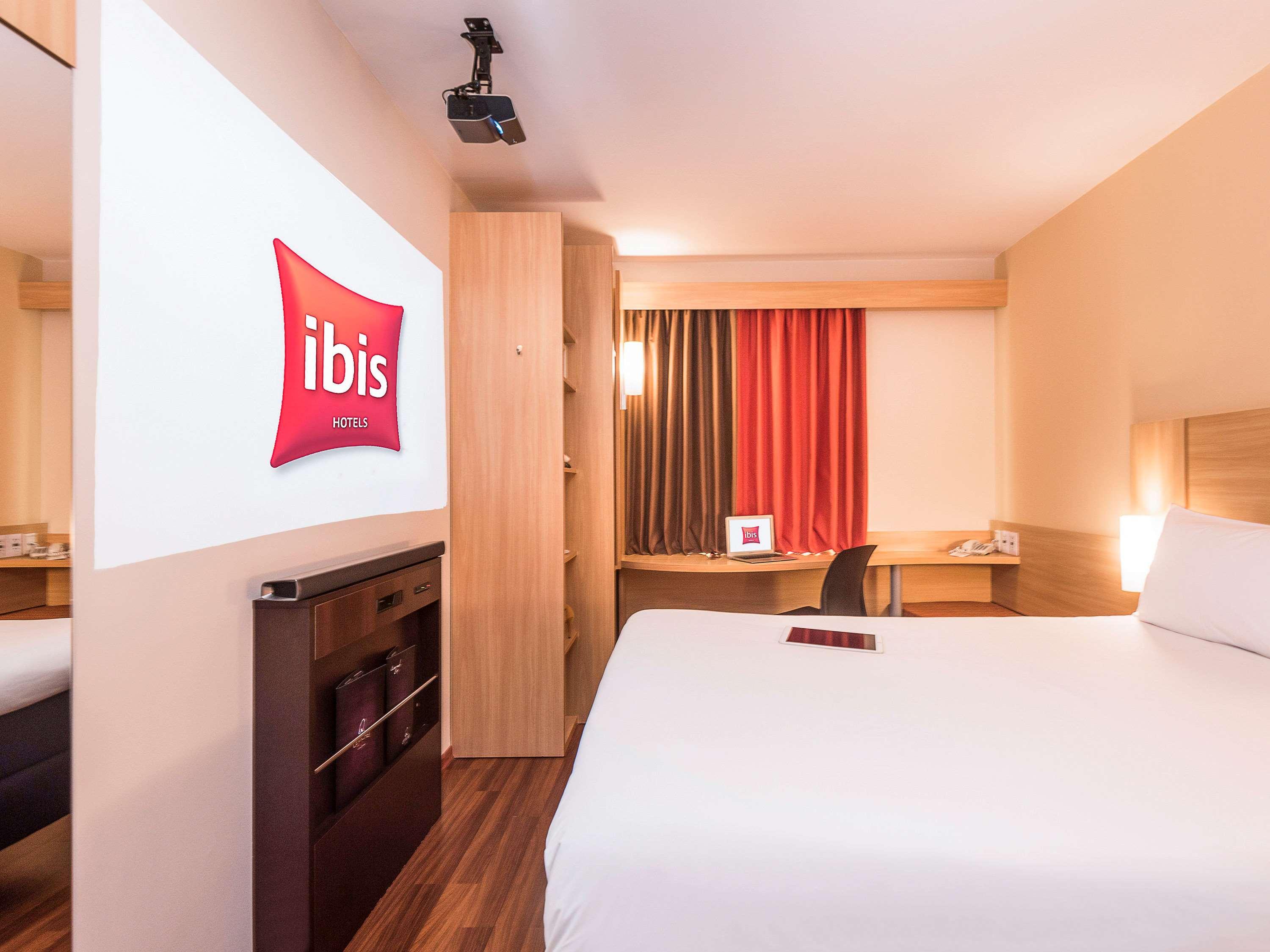 Ibis Santiago Las Condes Exterior foto