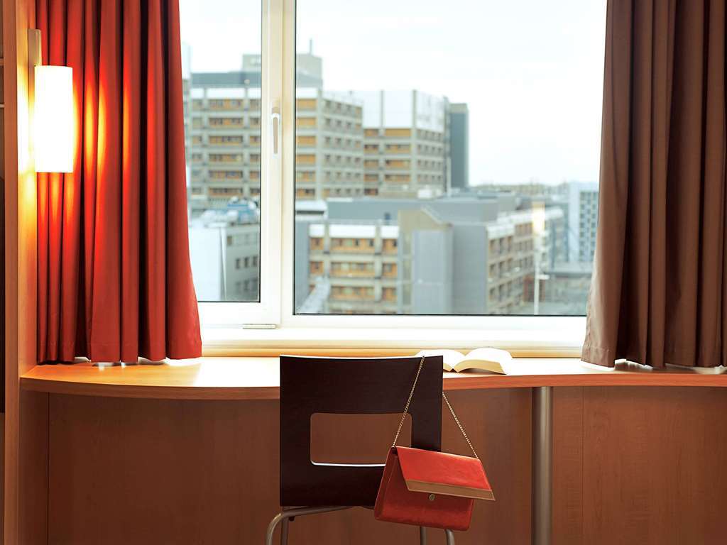 Ibis Santiago Las Condes Quarto foto